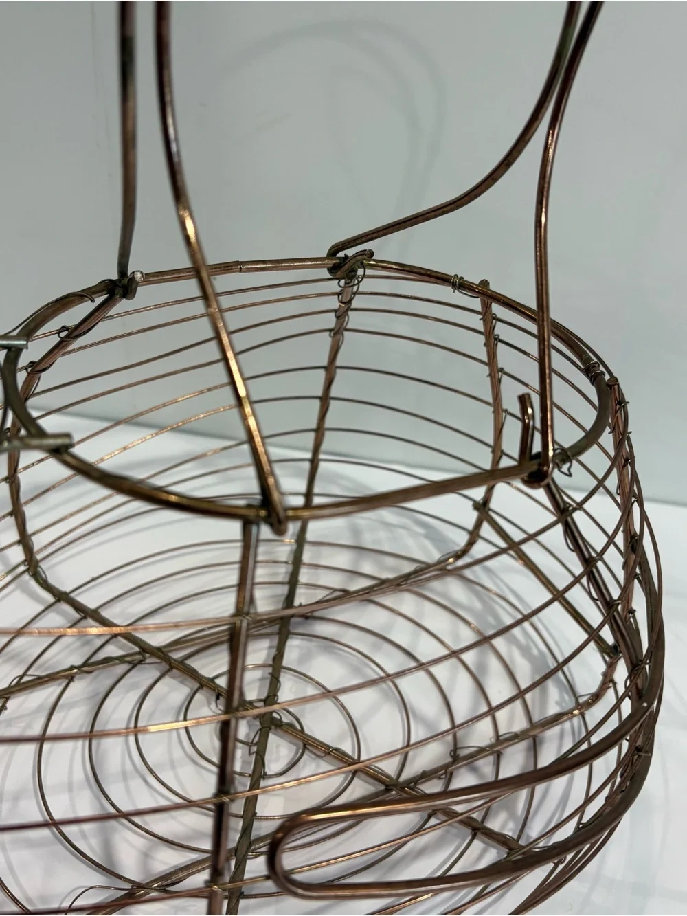 Vtg Copper Wire Cat Egg‎ Basket Kitsch 90’s Cottage Decor Country Farm Barn